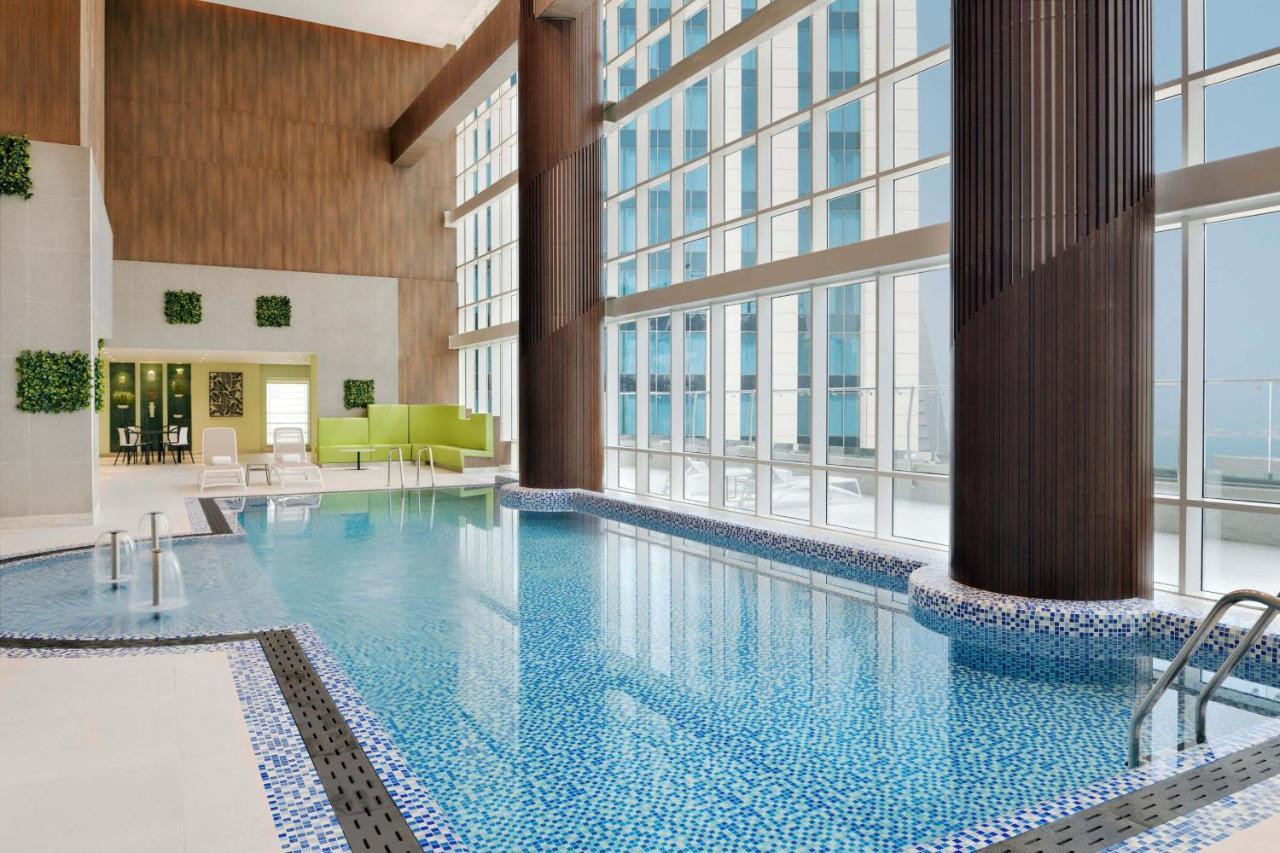 Element By Westin City Center Dauhá Exteriér fotografie Swimming pool